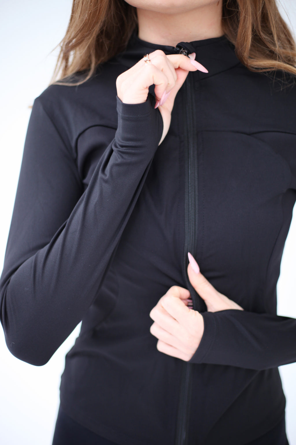 Maya Vida Motion Zip Jacket – Sleek Lightweight Layer